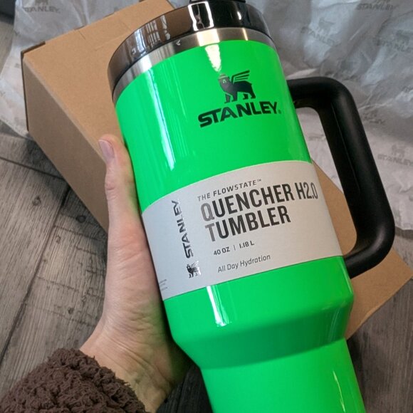 Stanley, Quencher H2.0 Flowstate™ Tumbler, 40oz, Neon Green, New in Box - Picture 3 of 6
